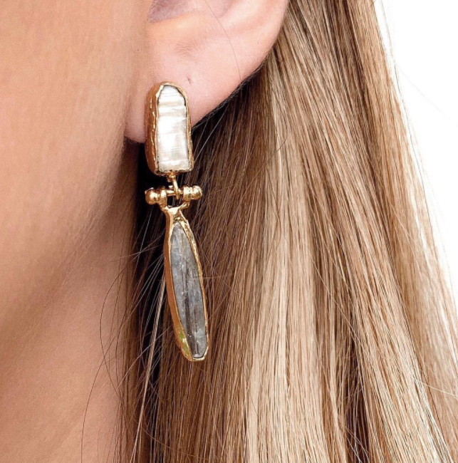 Aretes Drop Blanco con Gris